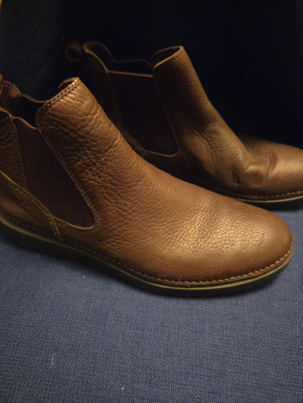 Clarks Men's Brown Leather Chelsea Boots Size 9.5 Slip-On Ankle Boots